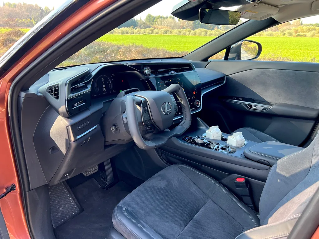 Lexus RZ menetpróba (2023) 