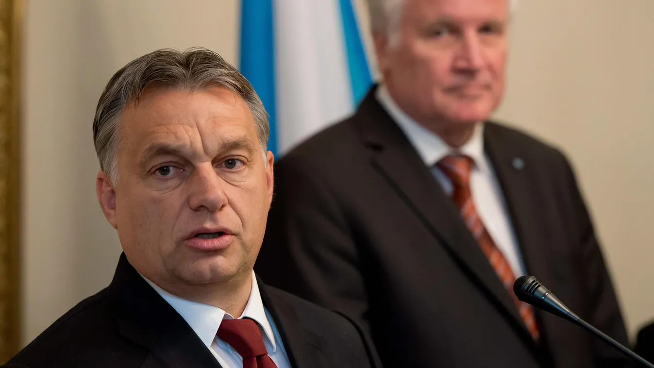 SEEHOFER, Horst; Orbán Viktor München, 2014. november 6.
Orbán Viktor miniszterelnök (b) és Horst Seehofer bajor kormányfő sajtótájékoztatót tart Münchenben 2014. november 6-án. (MTI/EPA/Sven Hoppe) 