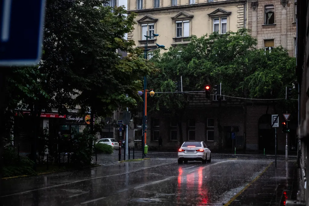 eső, vihar, főváros, Budapest, zápor, időjárás, 2023. 08. 19. 