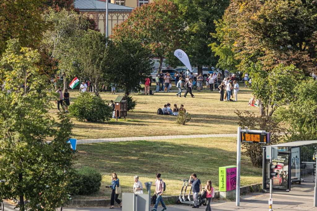 Demokrácia napi tüntetés, Budapest, 2023.09.15. oktatás, tanulás, tanítás, tanító, diák, tanár 