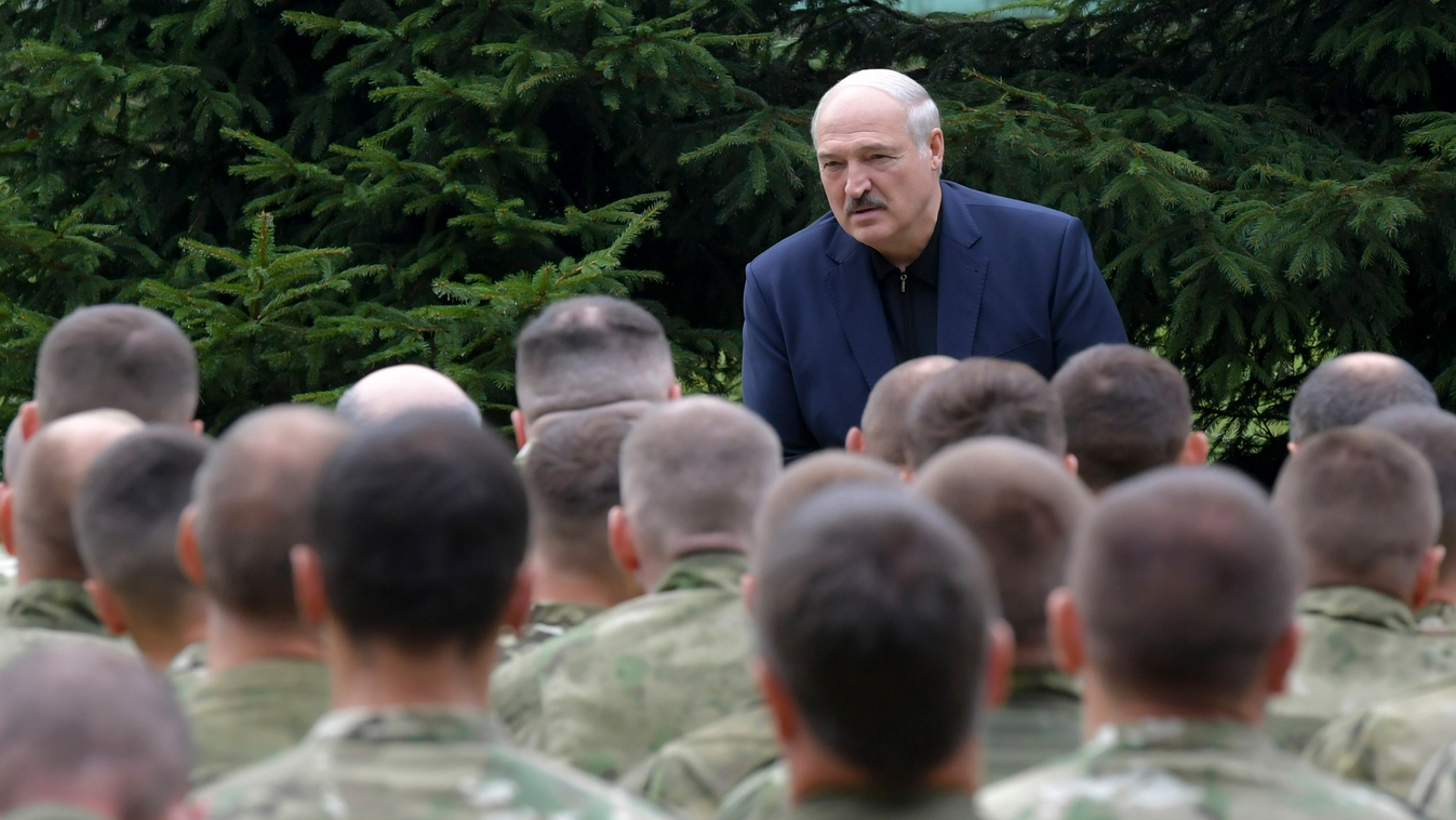 Minszk, 2020. augusztus 22.
Aljakszander Lukasenka fehérorosz elnök a hadsereg és a rendvédelmi erők parancsnokaival találkozik Minszkben 2020. augusztus 21-én. Az augustus 9-i elnökválasztás óta mindennaposak a tüntetések Fehéroroszországban, mert a tilt