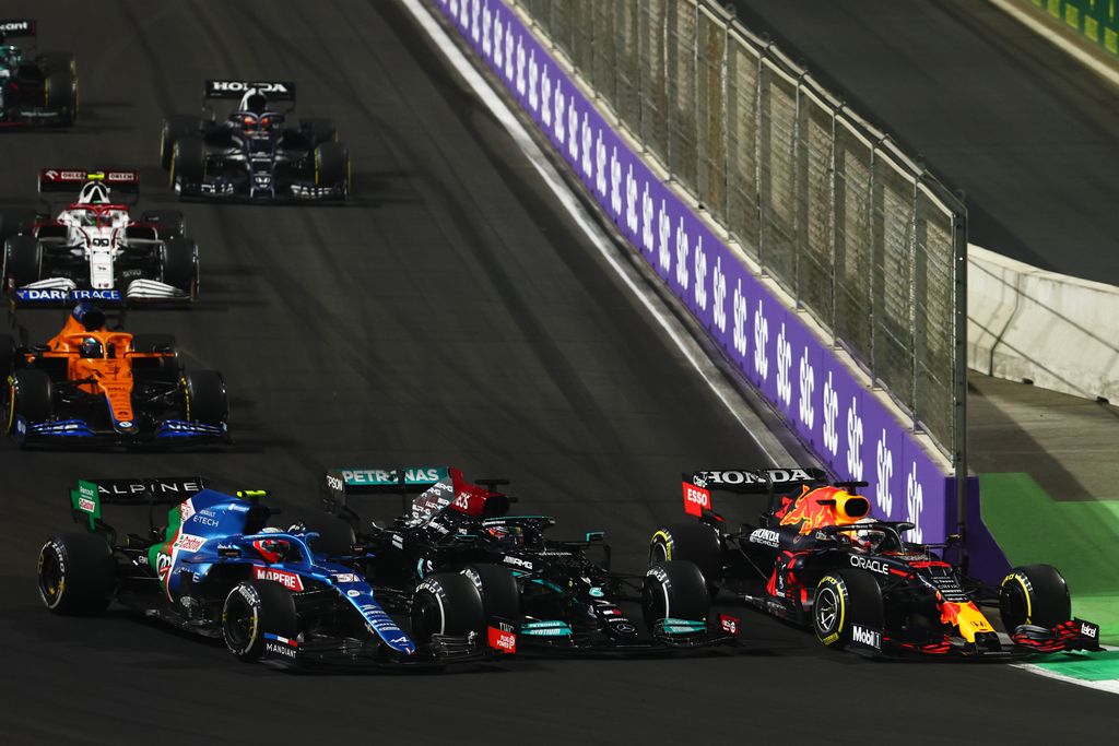 Forma-1, Szaúd-arábiai Nagydíj, Lewis Hamilton, Mercedes, Max Verstappen, Red Bull, Esteban Ocon, Alpine 