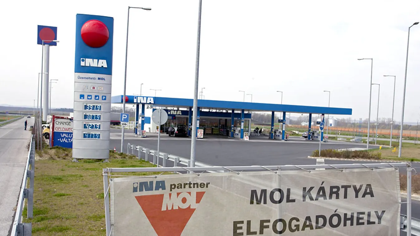 MOL, INA, A Mol által üzemeltetett INA-benzinkút az M7-es autópályánál, Zalakomár közelében