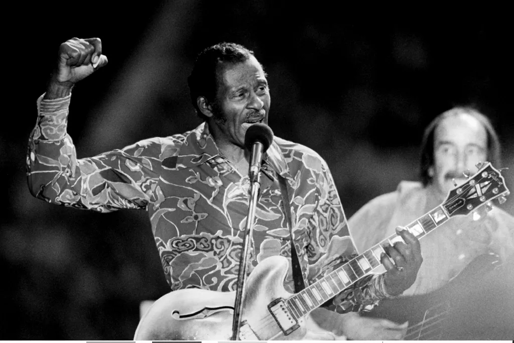 Chuck Berry Chuck Berry amerikai gitáros, énekes, a rock and roll 