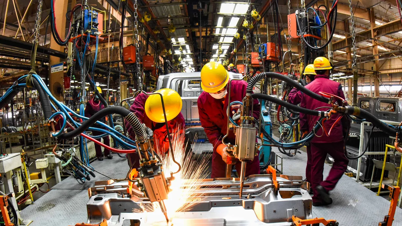 Xinhua Headlines: China targets GDP growth of over 6 pct in 2021, revs up modernization drive cn Horizontal 