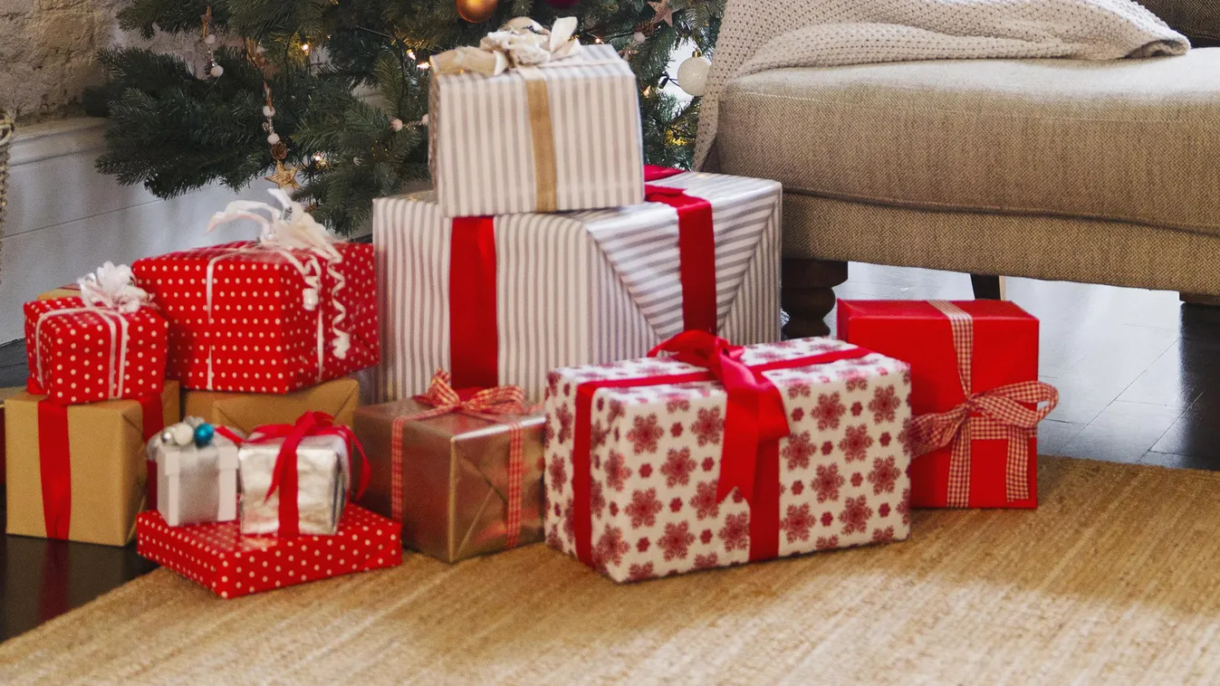 karácsonyfa, karácsonyi hangulat, ajándék 