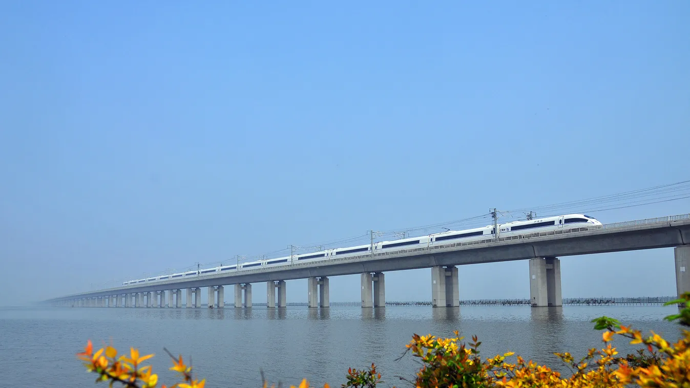 Danyang-Kunshan Bridge China Chinese Danyang-Kunshan bridge Jinghu Beijing-Shanghai high-speed railway railroad rail 