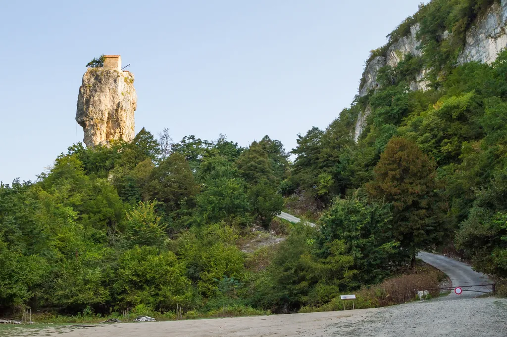 Katskhi pillar, kackhi oszlop Grúzia 