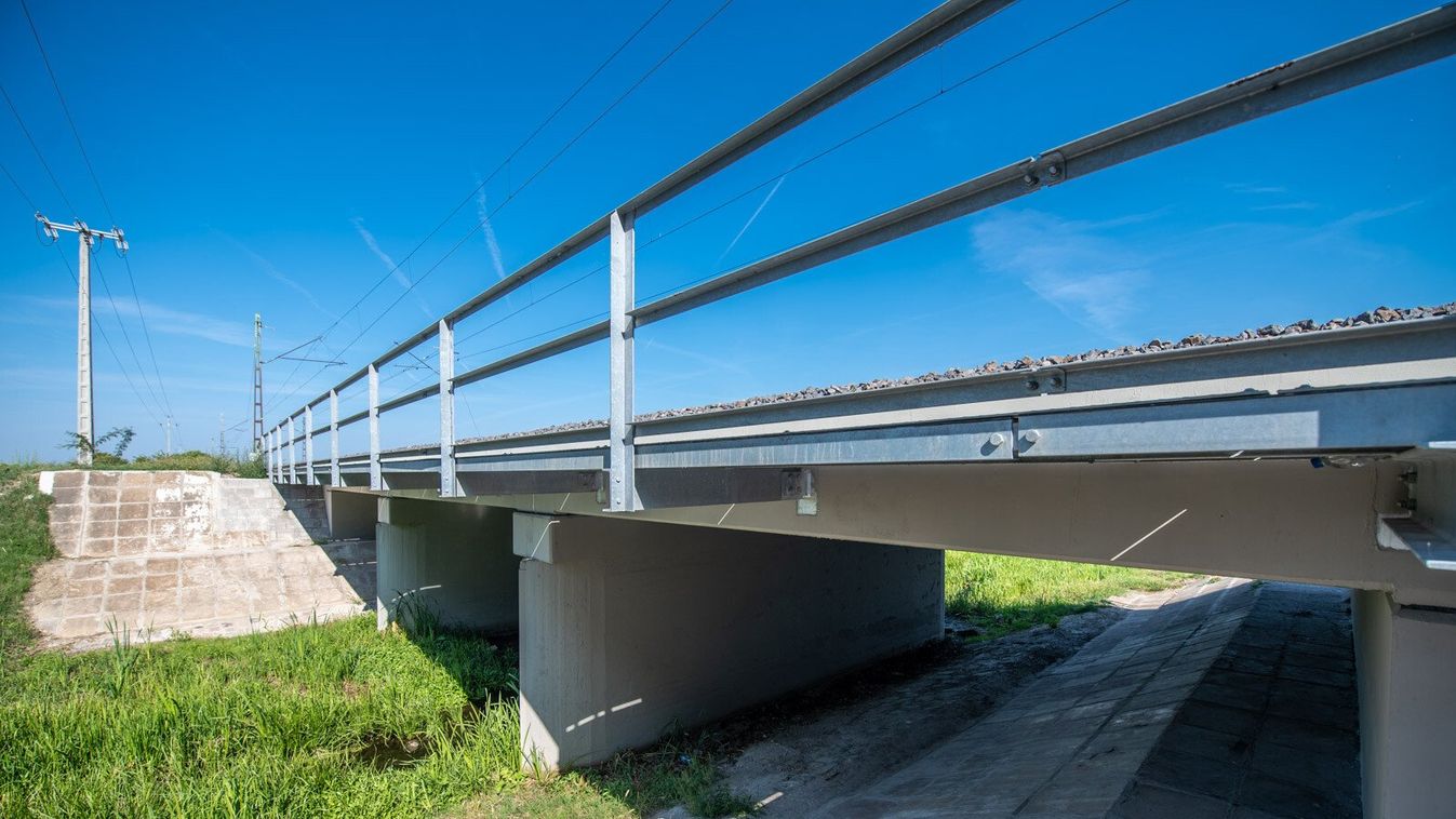 Hídrekonstrukciós program, Magyar Építők, híd, vonatforgalom 