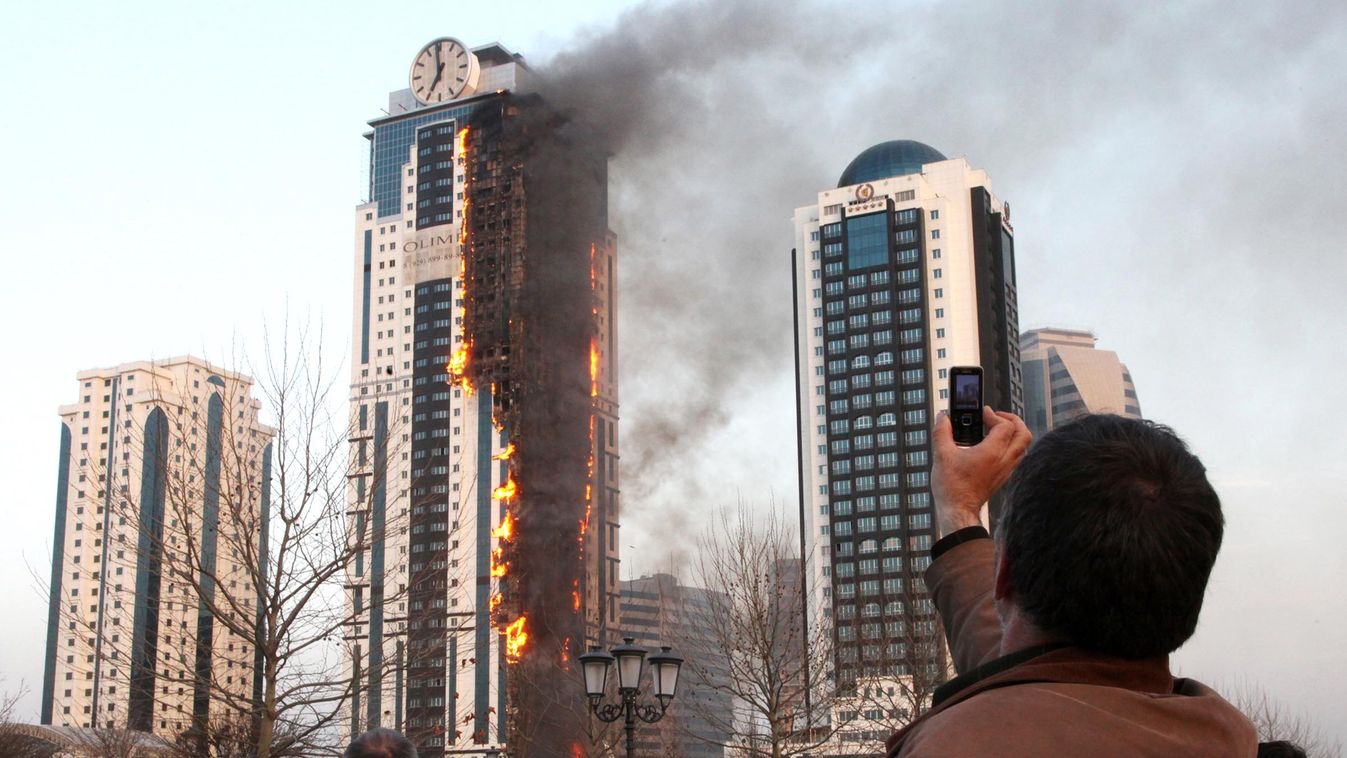 Megsemmisült a csecsen újjáépítési szimbólum, Leégett egy felhőkarcoló a csecsenföldi Groznijban