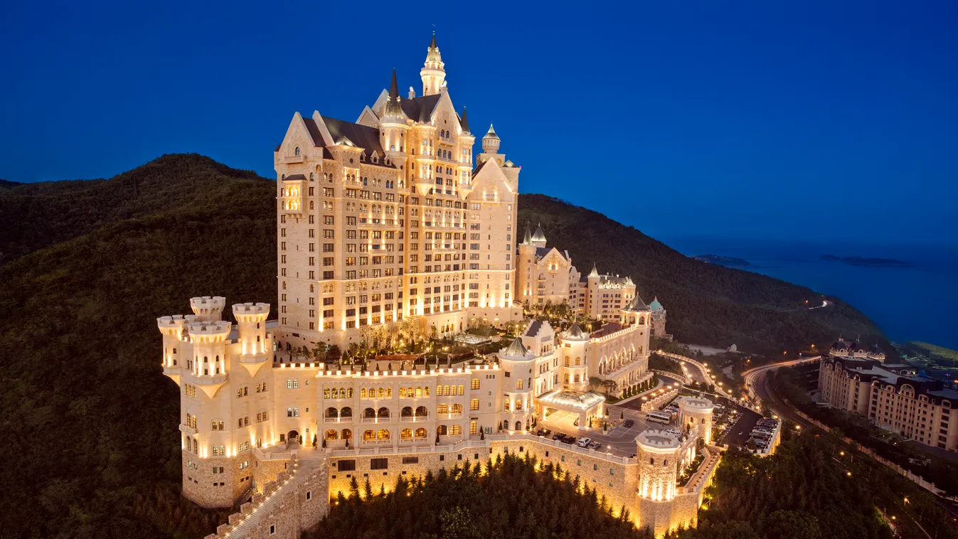 Castle Dalian, A Luxury Collection Hotel 