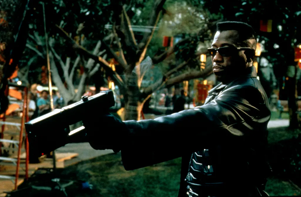 Blade (1998) USA Cinéma armes pistolet revolver (arme weapon) Horizontal WEAPON 