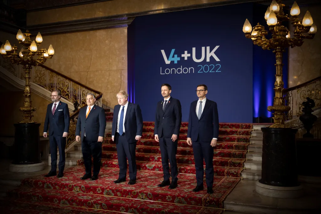 Ukrajnai háború - V4-Egyesült Királyság csúcstalálkozó Londonban 
 HEGER, Eduard; ORBÁN Viktor; MORAWIECKI, Mateusz; JOHNSON, Boris; FIALA, Petr 