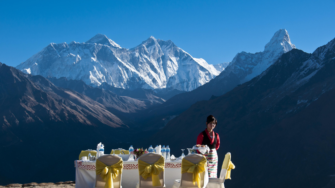 NEPAL MOUNTAIN OUTSIDE LANDSCAPE HOTEL SNOW TABLE HEIGHT ASIA ANA HOUSING WAITRESS ONLYWORLD SUMMIT DAVID DUCOIN HIMALAYA NOURRITURE EVEREST NEPAL TOP CHAISES SOUTH ASIA KUMBHU YETI MOUTAIN HOME SQUARE FORMAT 