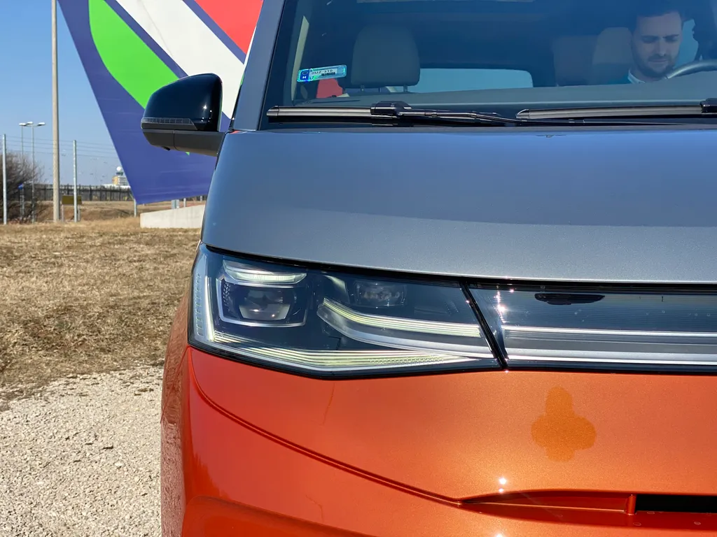 Volkswagen T7 Multivan 1.4 e-TSI teszt (2022) 