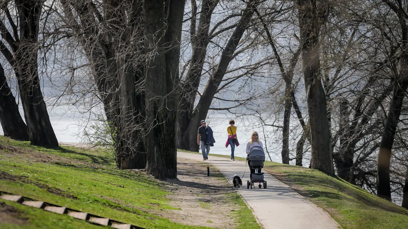 koronavírus, emberek, szabad, Budapest, vírus, szabadon sétáló emberek, babakocsi, kutya, maradj otthon 