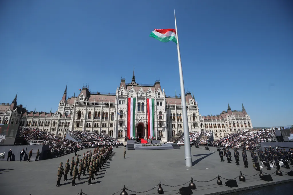 Novák Katalin, köztársasági elnök, beiktatási ceremónia,új köztársasági elnök, Kossuth tér, 2022.05.14. 