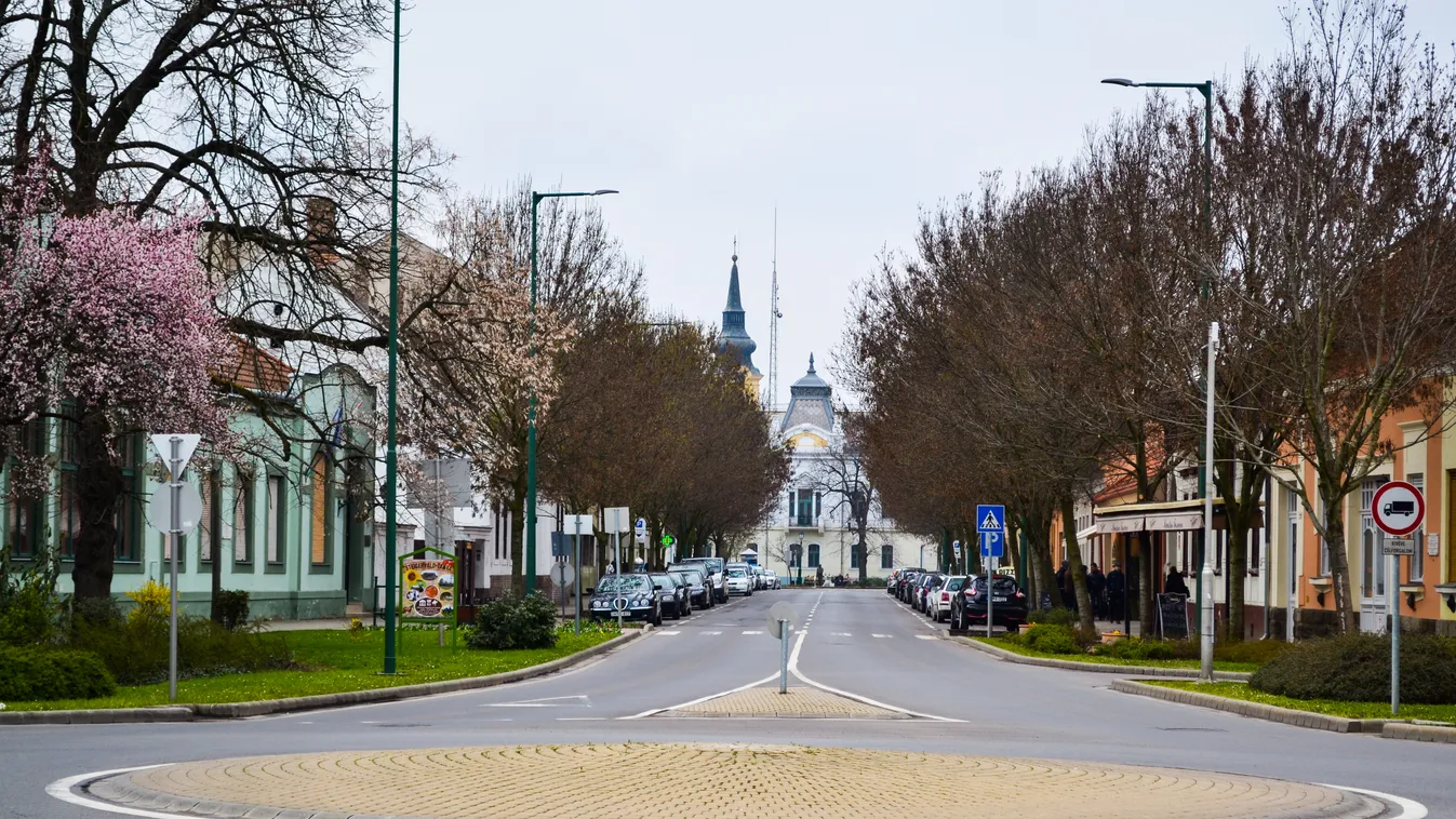 Gyula 2021 Gyula,,Hungary,-,March,27,,2016,:,An,Empty,Road city,tree,tourism,building,hungary,outdoor,spring,calm,cars,smal 