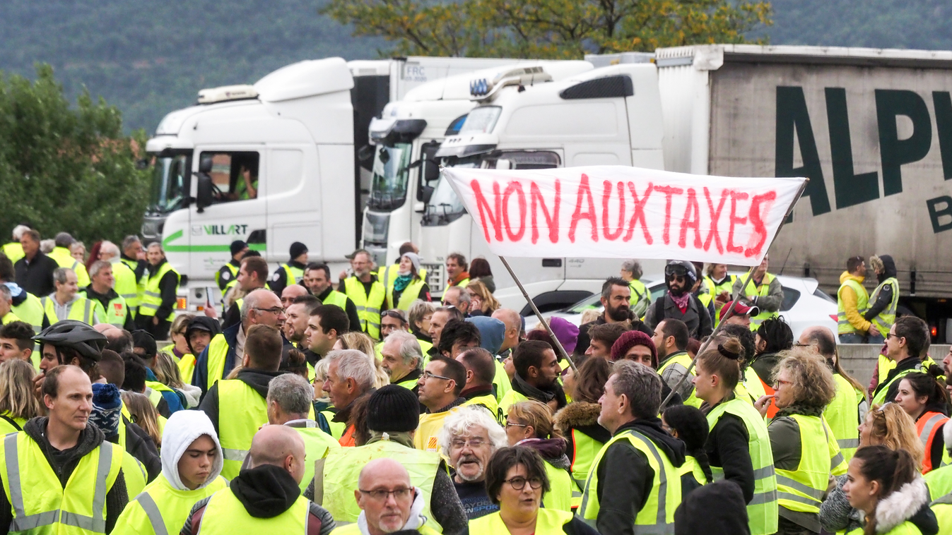 Franciaország, tüntetés, Yellow West Movement, Le Boulou, 2018.11.17. 