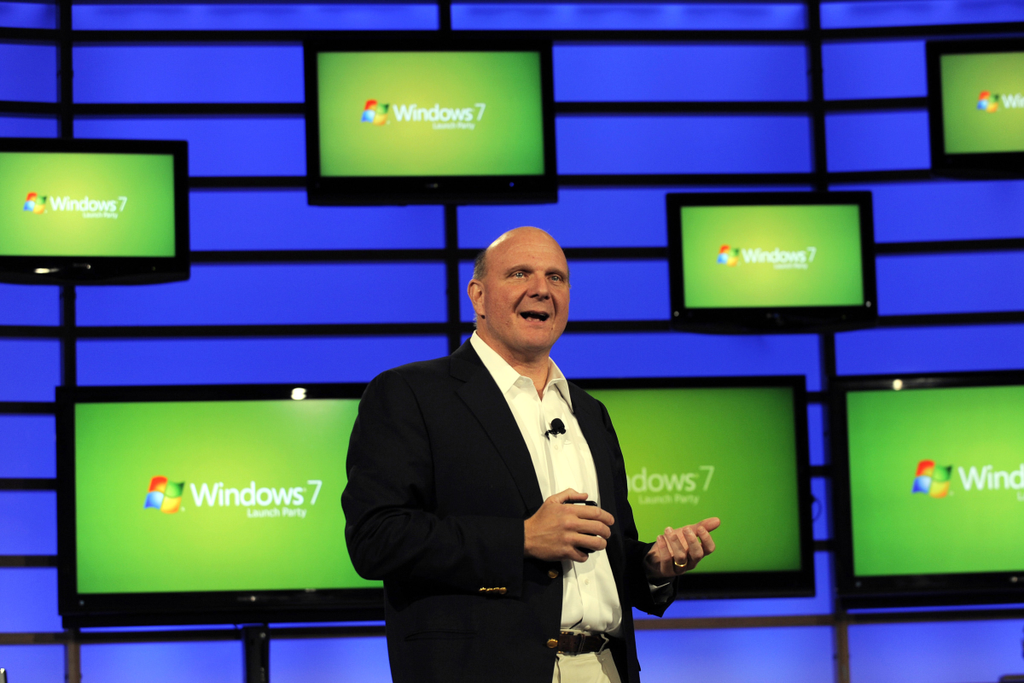 Vége az XP-nek, újjáéledhet a Microsoft, Ballmer bemutatja a Windows 7-t 