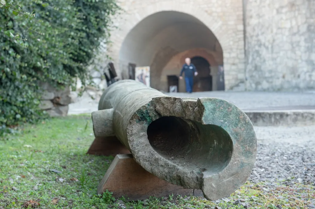 Több mint 400 éves ágyút tártak fel az egri várban, ágyú, Eger, lelet 