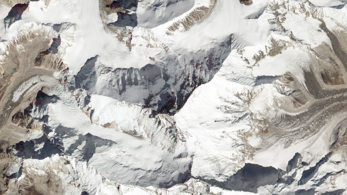 Mount Everest, Csomolungma, műholdkép, USGS Earth Explorer műhold 