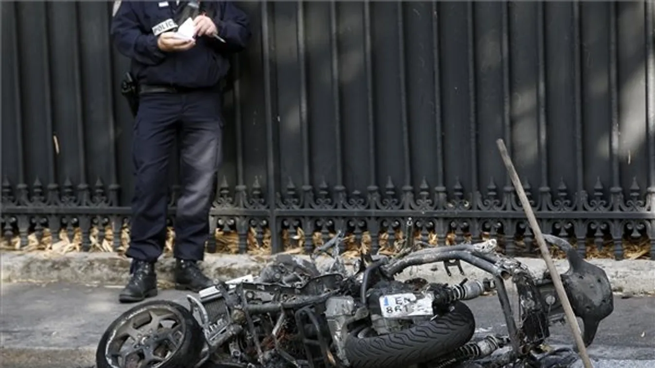 Párizs robbantás jordán nagykövetség diplomata negyed motor 