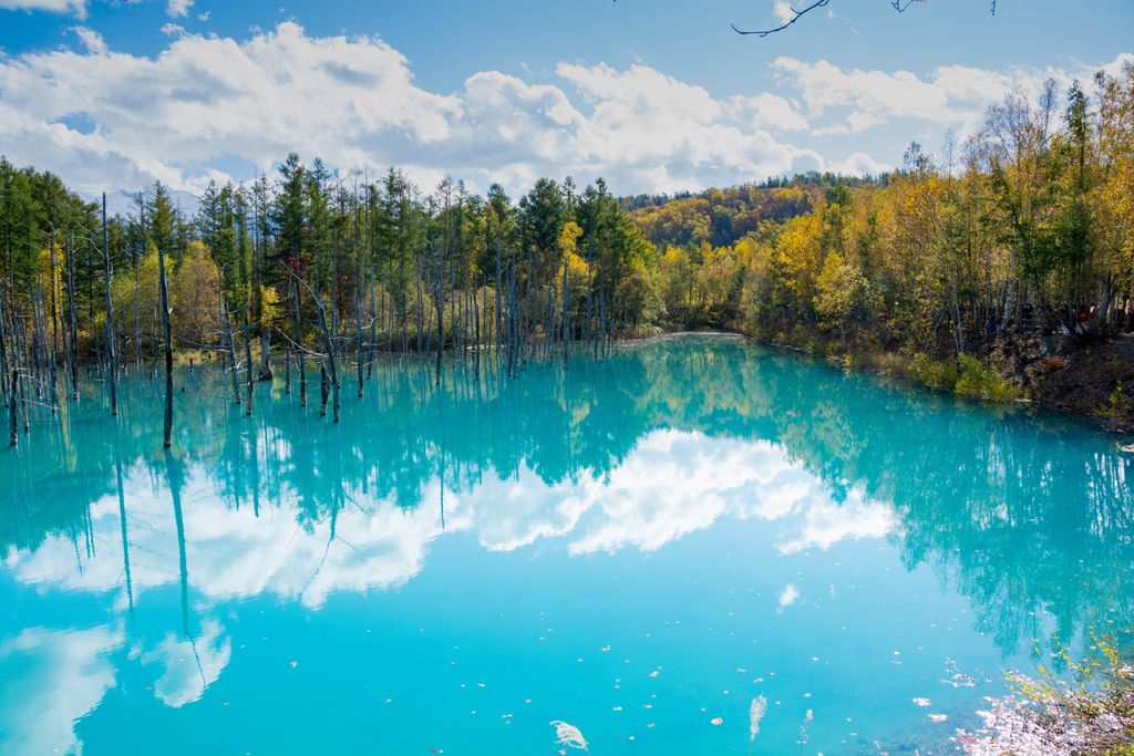 Siragone kék tó Shiragone Blue Pond 
