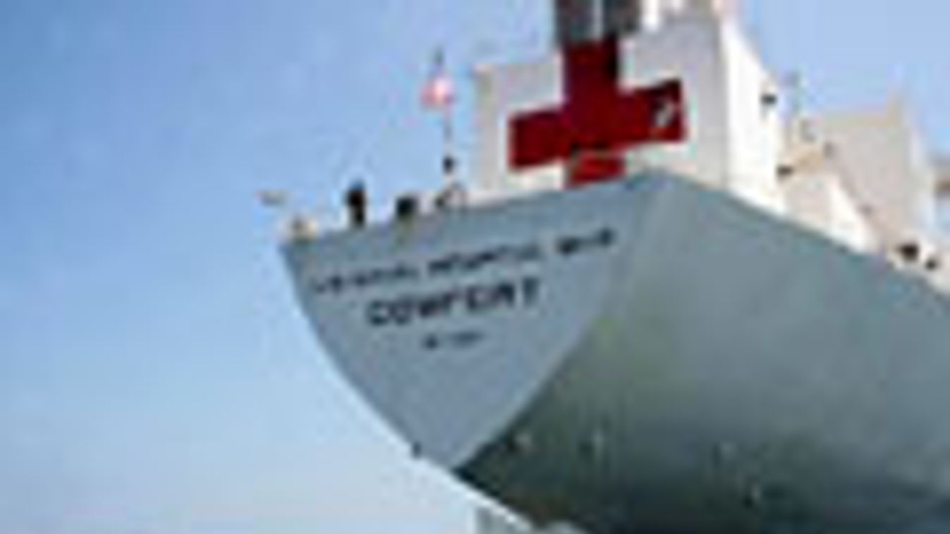 egészségügyi biztosítások, VIP-kórház egy casco árából, Az amerikai haditengerészet kórházhajója a perui Paita kikötőjében 2011. április 30-én. A hajó mintegy 5000 alacsony jövedelmű helyit lát el dél-amerikai útján