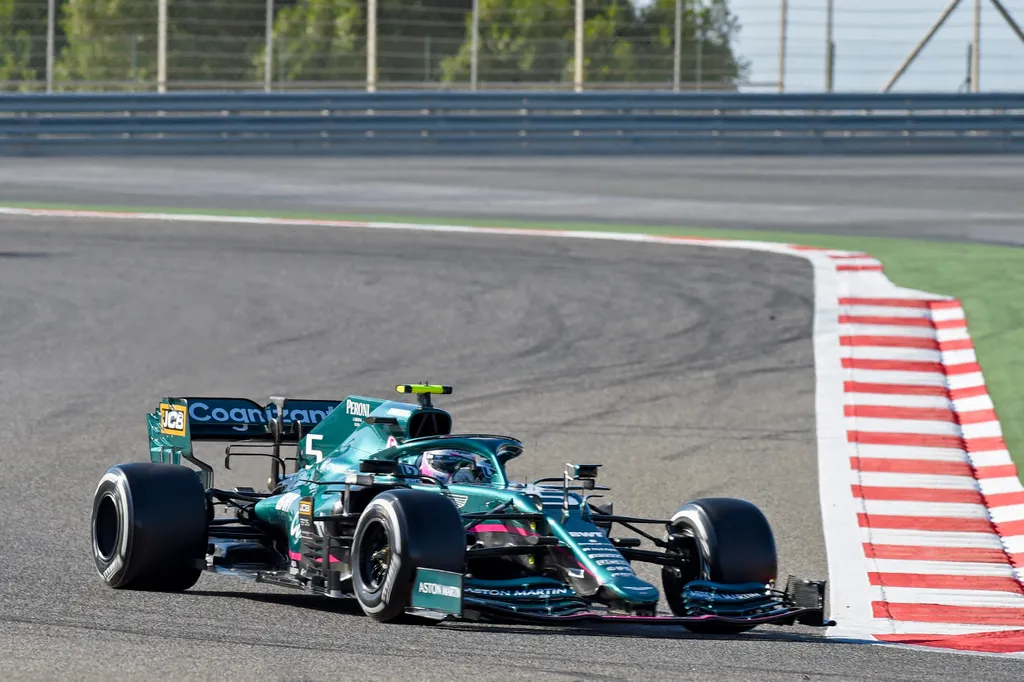 Forma-1, Bahrein teszt, 3. nap, Sebastian Vettel, Aston Martin 