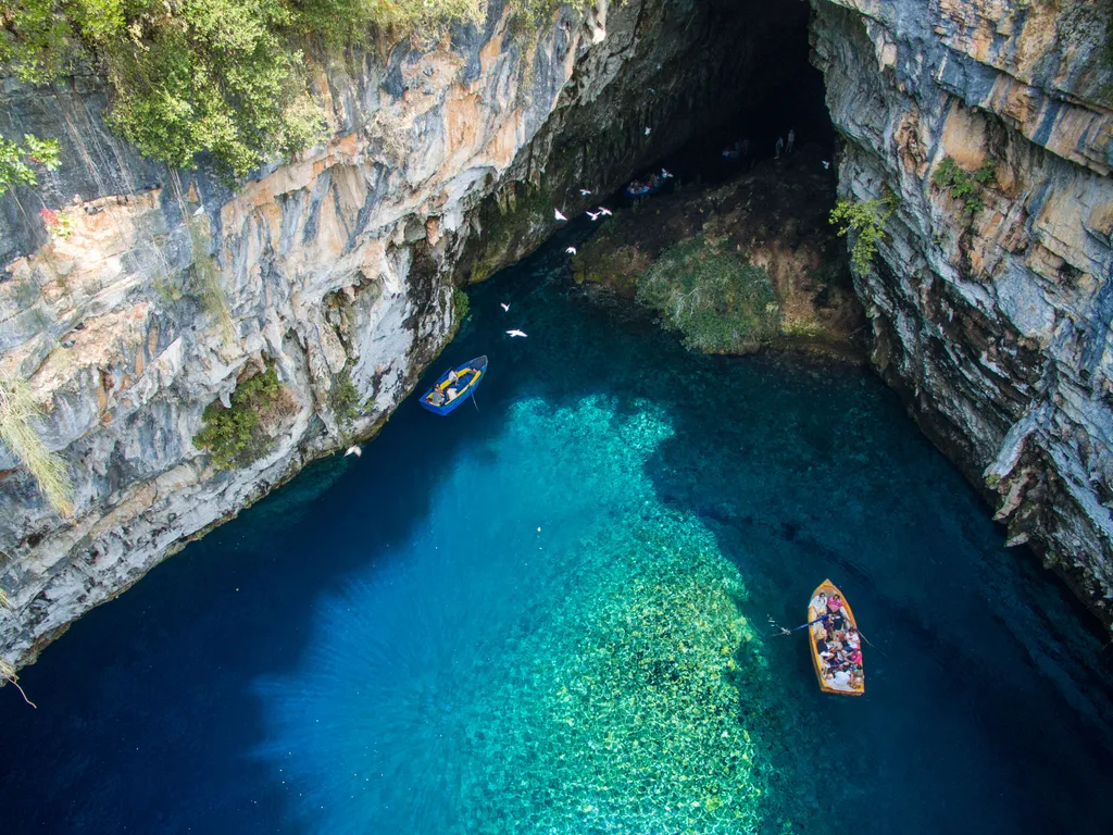 barlangi tó Görögország  Famous Melissani cave with a lake in Kefalonia island, Greece Greece Greek mediterranean Ionio Ionian cave caves famous beaches Myrtos Fiskardo Assos Lourdata 