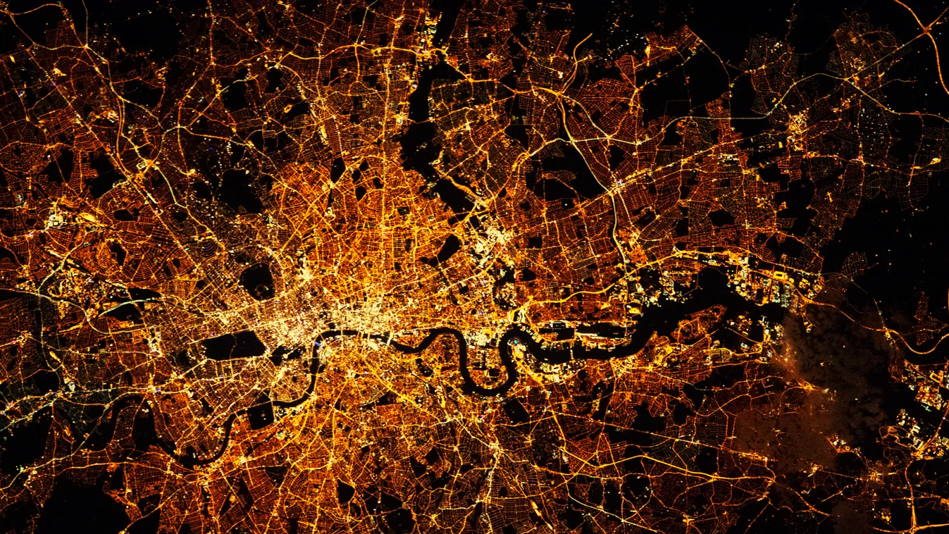 A legzsúfoltabb városok - galéria London,City,Lights,Map,At,Night.,Satellite,View.,Aerial,View capital,london,data,british,aerial,space,nighttime,view,uk,brook 