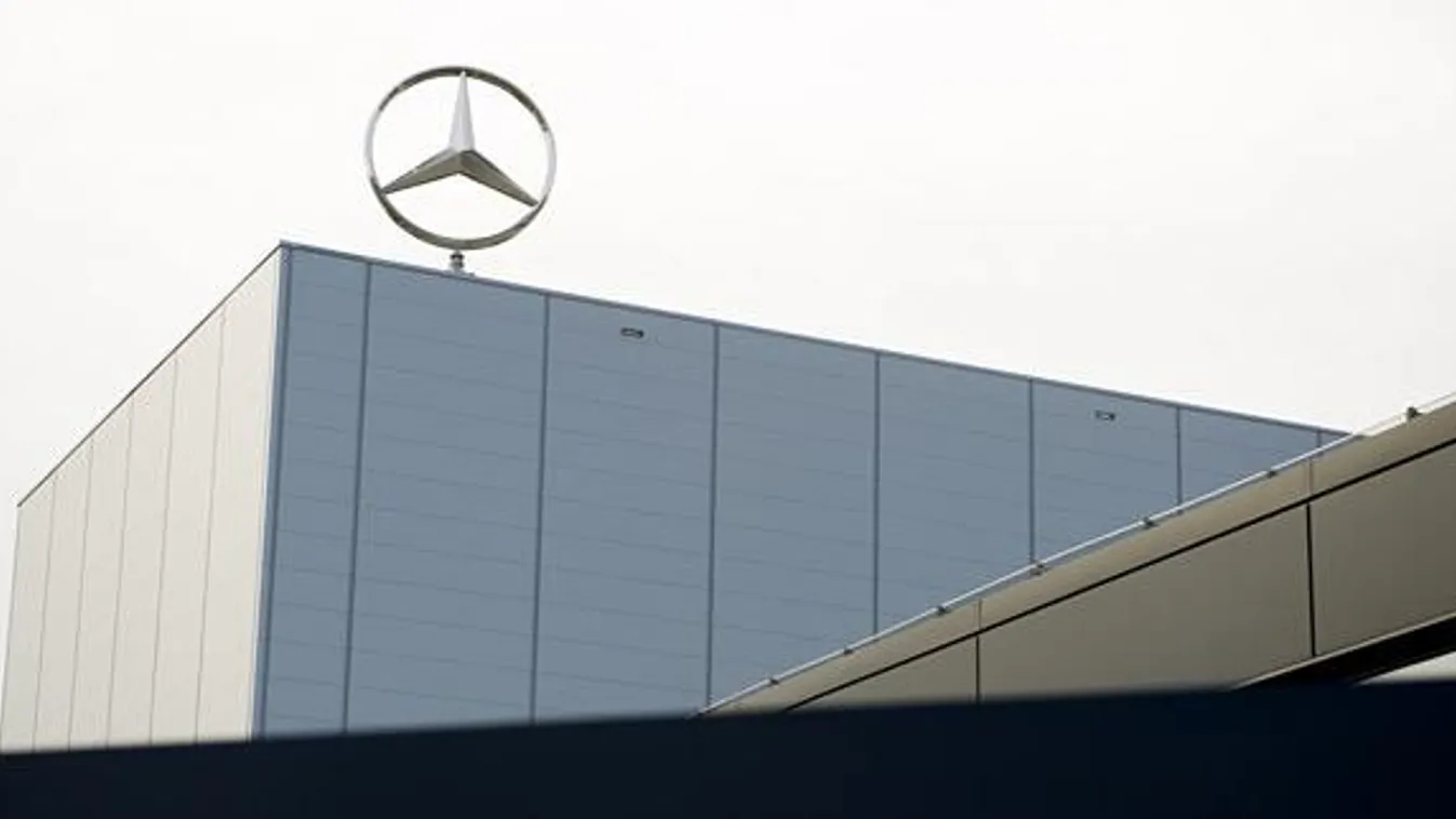 Robog a Mercedes-gyár, a gazdaság miért nem? Gyárbejárás Kecskeméten 