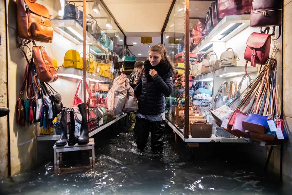 High Water In Venice Italy weather venice CITY disaster ENVIRONMENT Geographical Locations MEAT Venice - Italy WATER october 29 2018 High Water In Venice 