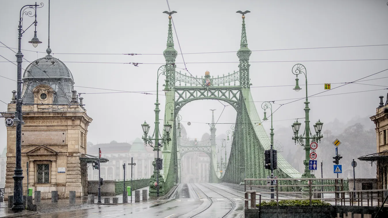 koronavírus, Budapest, Szabadság híd, kihalt utca, köztér, havazás, vírus, járvány 