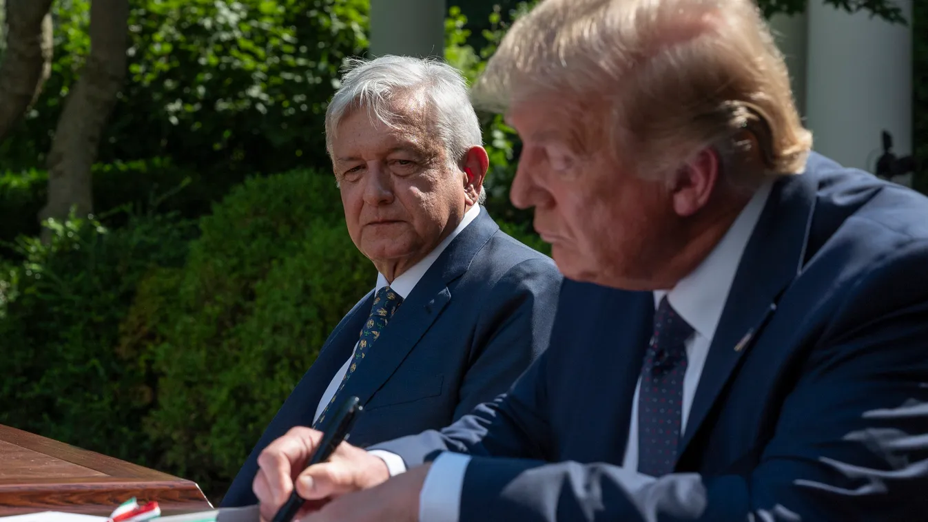 Trump hosts talks with Mexican counterpart Lopez Obrador Horizontal 