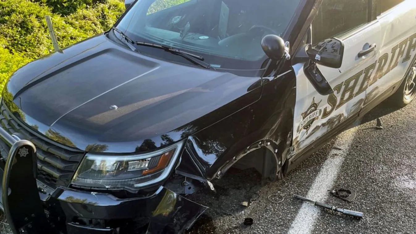 Tesla Autopilot üzemmódban ütközött parkoló rendőrautónak, Snohomish County Sheriff's Office 