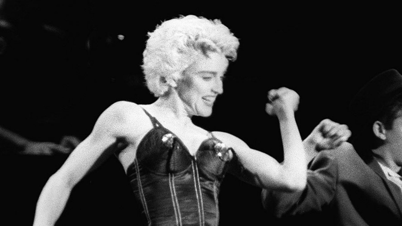 Madonna, Madonna like a virgin, Madonna egy 1987-es koncerten. 