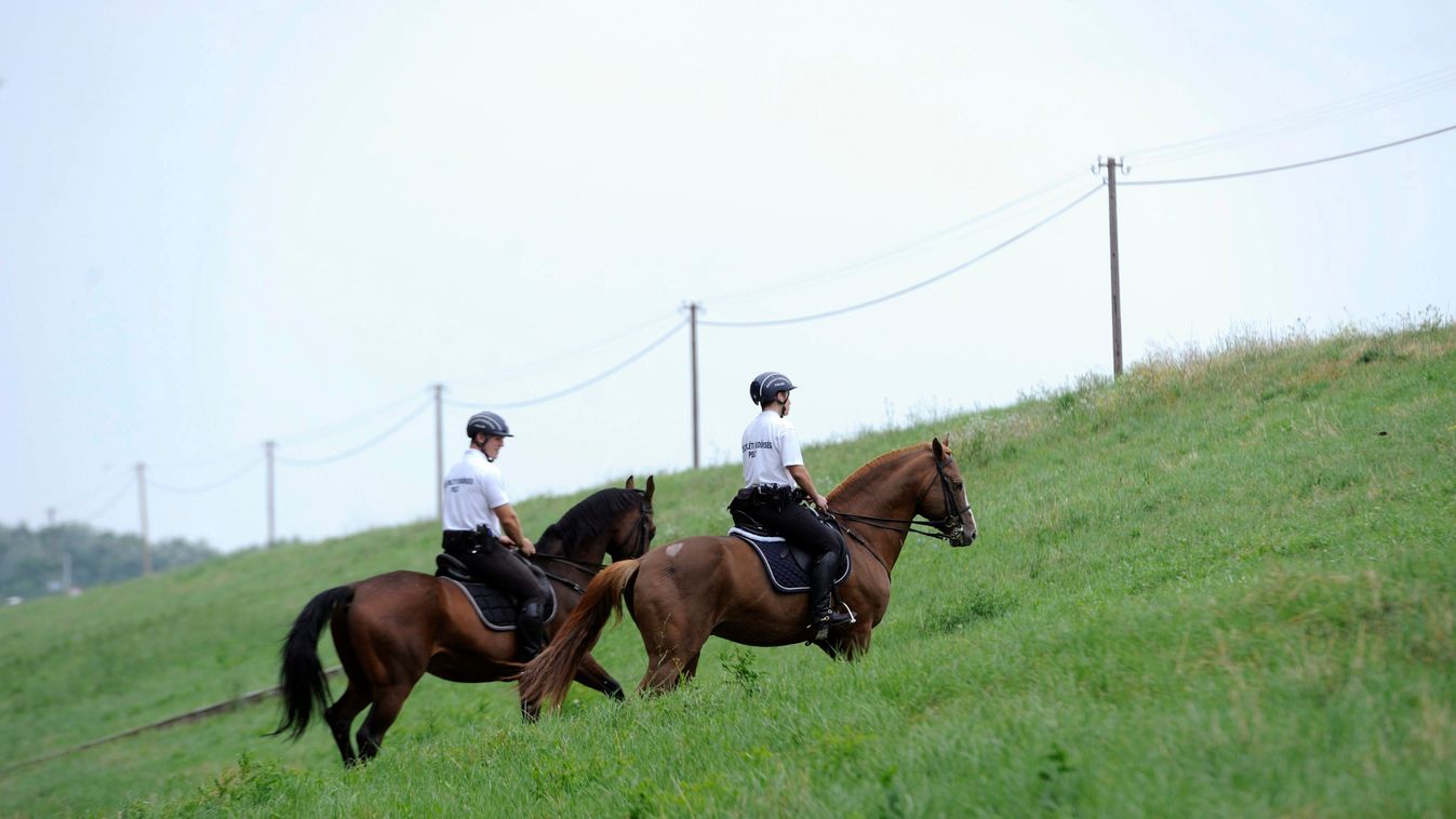 lovas rendőrök 