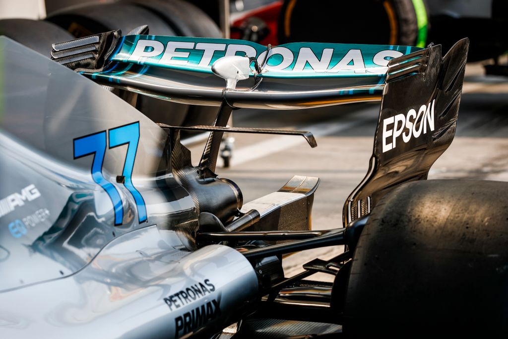 Előkészületek a Forma-1-es Olasz Nagydíjra, Mercedes hátsó szárny 