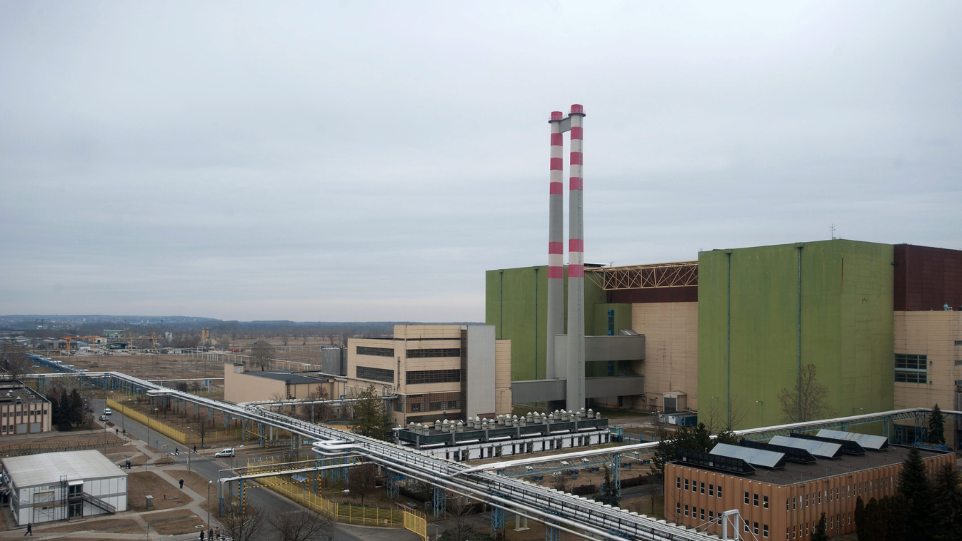 ÉPÍTMÉNY ÉPÜLET erőmű ipari létesítmény Paks, 2011. március 7.
Az atomerőmű III-as és IV-es blokkjának épülete, a mögötte lévő üres terület a bővítés lehetséges helyszíne. Az 1982 és 1987 között üzembe helyezett négy reaktorblokk 30 évre szóló üzemeltetés