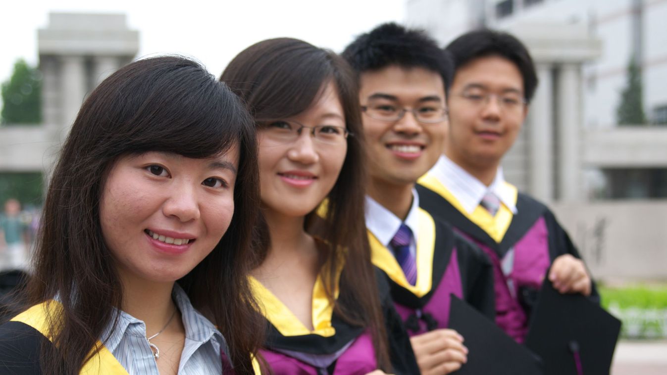 kínai fiatalok, egyetemisták 