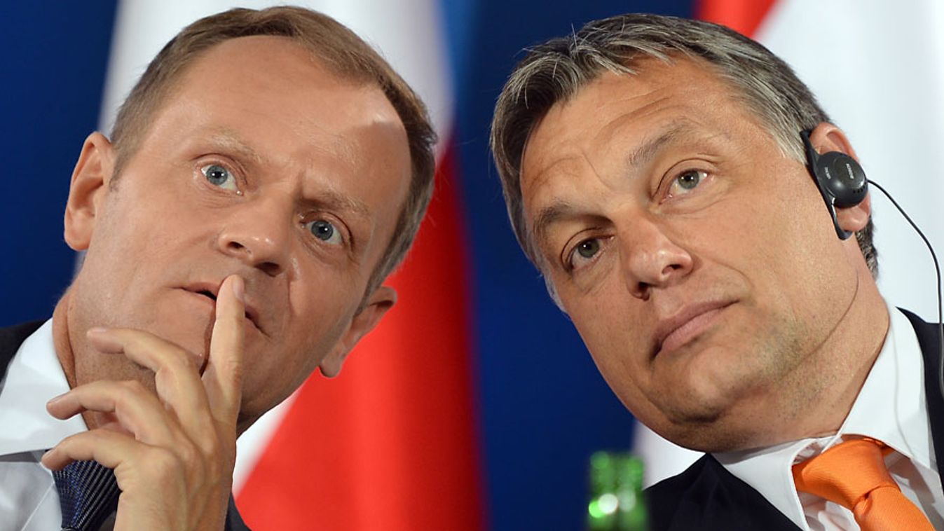 unortodox gazdaságpolitika, Orbán Viktor és Donald Tusk a visegrádi államok sajtótájékoztatóján Varsóban 2013.06.16-án 