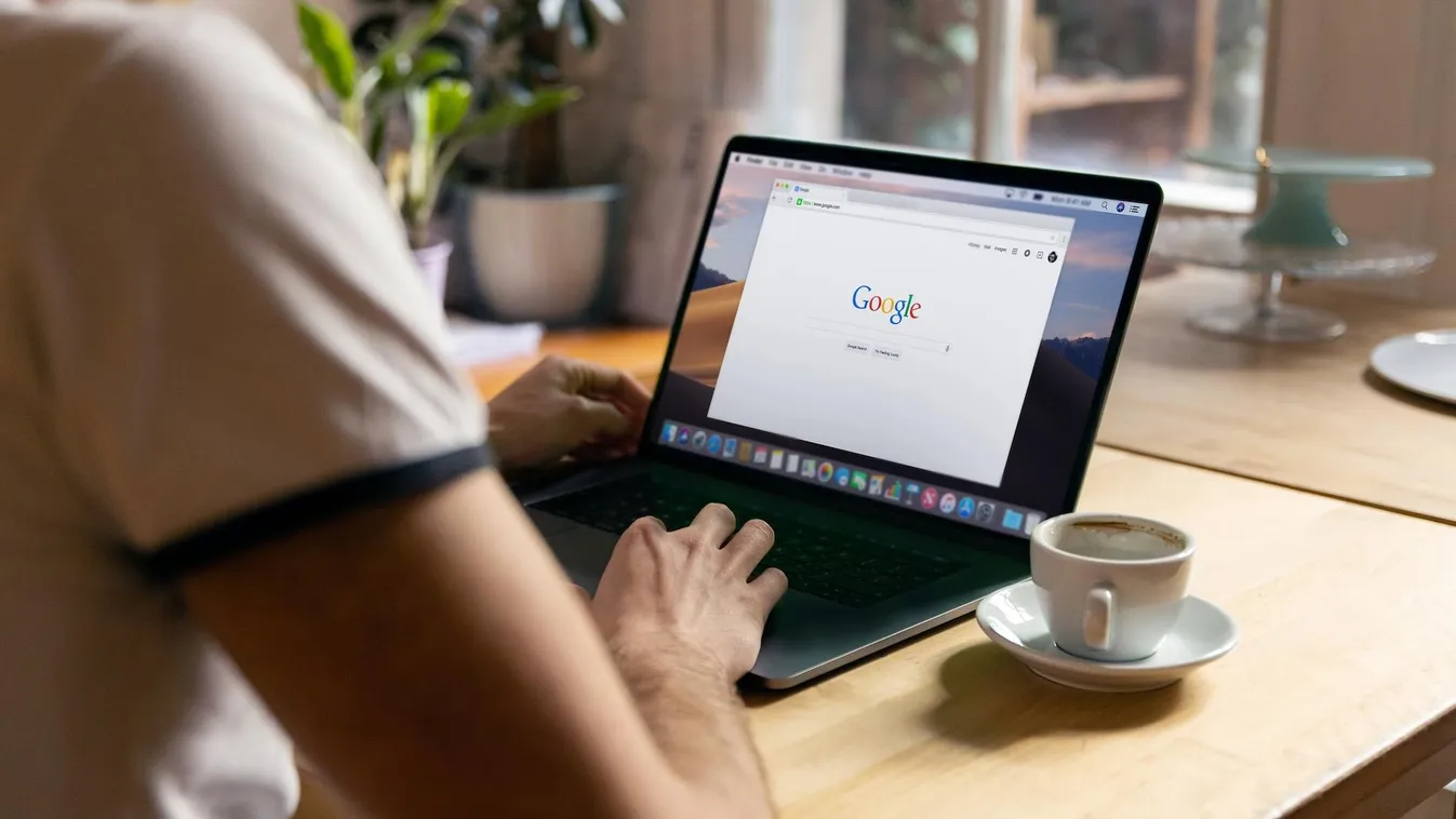 google chrome böngésző laptop notebook internetezés böngészés 