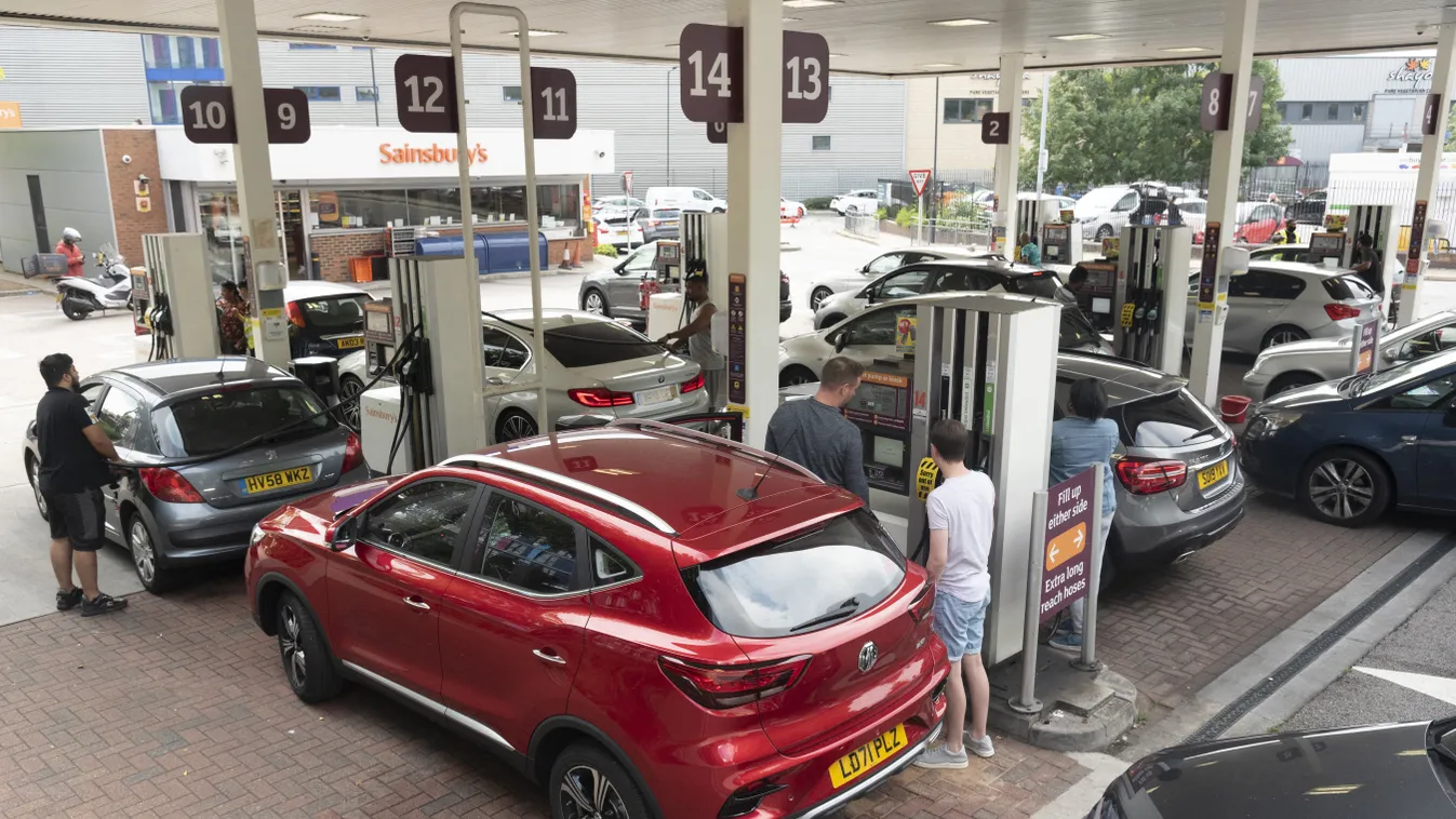Fuel Shortages at Petrol Stations in London 2021,fuel shortage,London,petrol station,September,United Kingdo Horizontal 