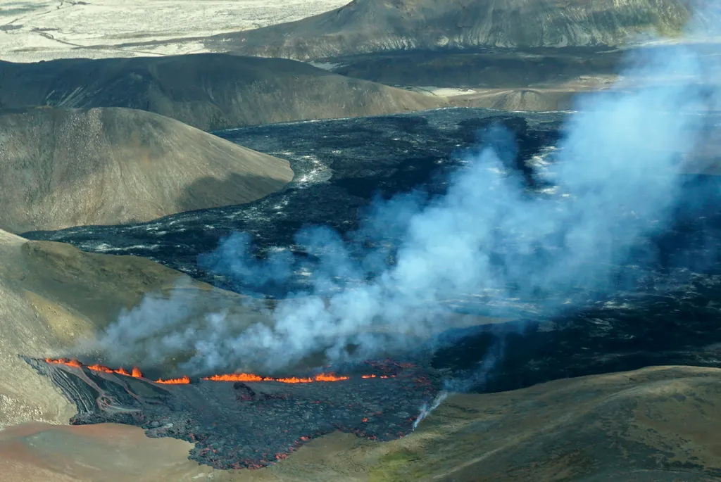 Vulkán, vulkánkitörés, Izland, Fagradalsfjall, Fagradalsfjall tűzhányó, 2022.08.03. 