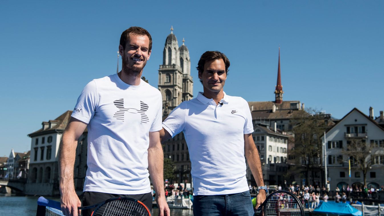 Zürich, 2017. április 10.
Roger Federer svájci teniszező (j) és a brit Andy Murray egy úszó teniszpályán játszik az afrikai gyerekek megsegítése céljából rendezett jótékonysági teniszmérkőzésen Zürichben 2017. április 10-én.  (MTI/EPA/Gaetan Bally) 