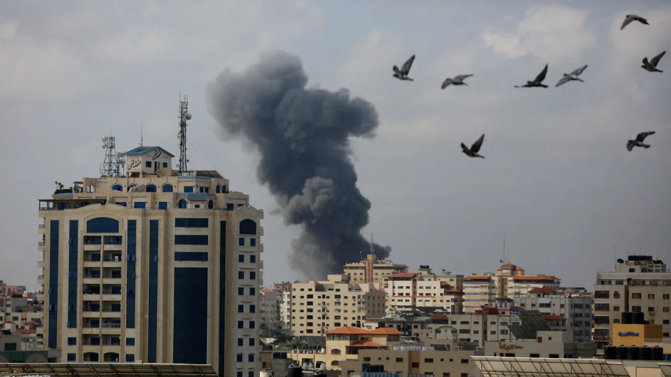 Israeli warplanes continue air strikes on Gaza Strip air strike,Gaza city,Israel,smoke,violence,warplane Horizontal 