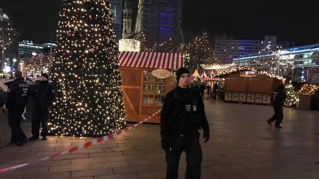 Berlin  terrortámadás karácsonyi vásár látogatói közé hajtott egy teherautó 