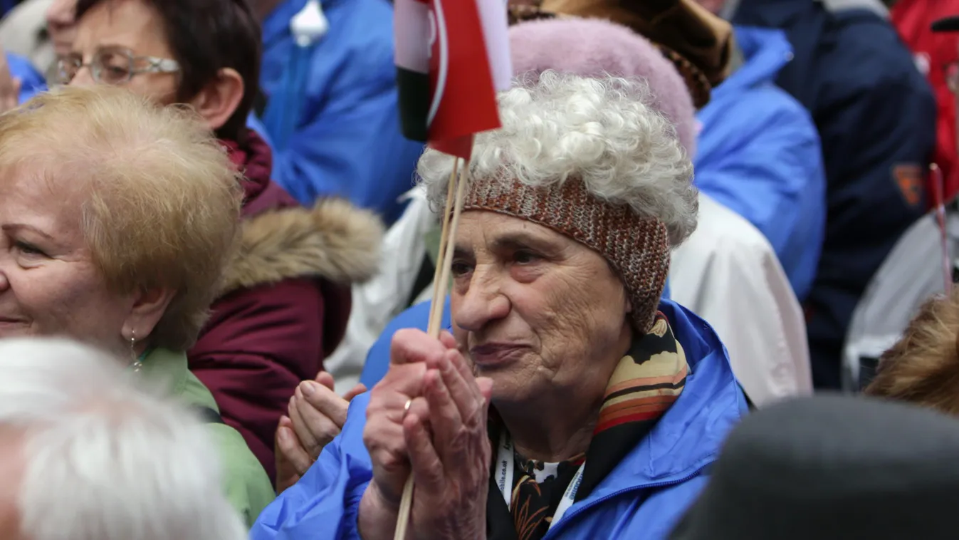 1956 - Baloldali ellenzéki pártok tüntetése a Blaha Lujza téren 
 2016 október 23-án 